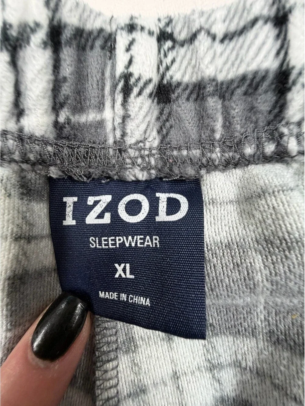 Izod Men's XL Sleepwear Lounge Pants Black and White Plaid